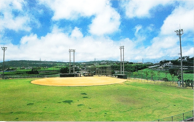 八重瀬町東風平運動公園ソフトボール場