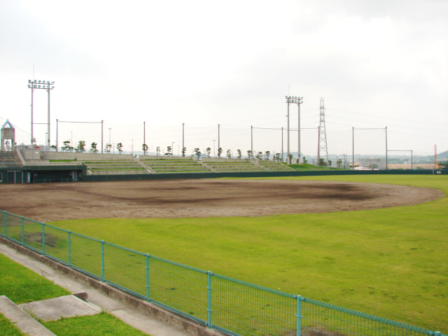 八重瀬町東風平運動公園野球場