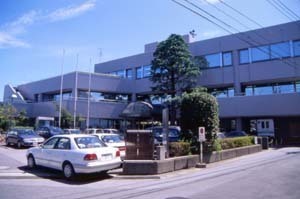 鎌ケ谷市立図書館